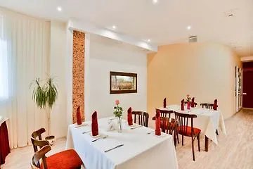 Dinaburg Hotel